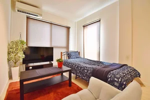 倉敷駅まで徒歩圏内の倉敷駅前ウィークリーマンションです☆駐車場も完備で、Wi-Fiも利用可能です♪人気の老松学区なので、コンビニ、スーパー、ドラッグストアなども多く、倉敷駅前まで行けば、人気の居酒屋などもります♪人気物件になりますので、お早めにお問合せ下さい★