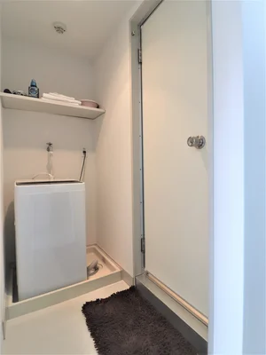 室内洗濯機置き場。コインランドリーに行かなくても毎日気軽に洗濯いただけます