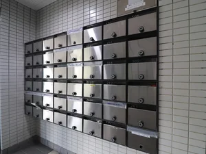 集合ポストがあるので、長期滞在の際にも安心です