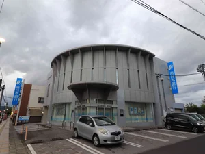 南日本銀行 国分支店まで車で5分、1.8km