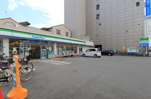 ファミリーマート 福山霞町店まで徒歩３分