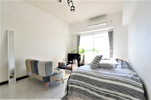 ソファ付きで　お仕事終わりや休日などテレビをみながらゆったりとお過ごし可能！