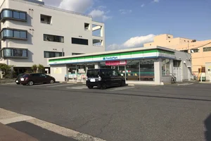 ファミリーマート 岡山岡南町店まで徒歩4分、290m。
