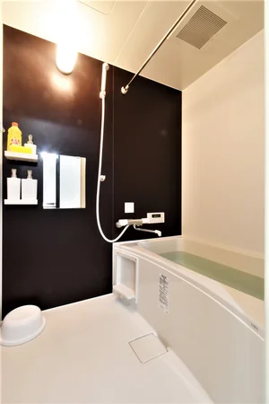 シャンプー・コンディショナー・ボディーソープなど備品あり お風呂洗剤やスポンジなど清掃道具あり!