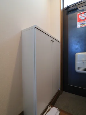 シューズボックス有り　リフォームなどでの長期滞在でも　靴など収納できて便利！