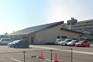 鈴鹿市牧田地区市民センターまで徒歩7分、500m。