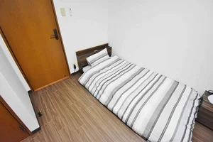 弊社の三重県鈴鹿市ウィークリー、三重県鈴鹿市マンスリーマンションでは、ご利用当日からご不便なくお過ごしいただけますよう、家具家電の他、多種類の備品を完備★