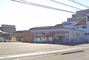 セブン-イレブン 鈴鹿庄野共進1丁目店まで徒歩12分、900m。