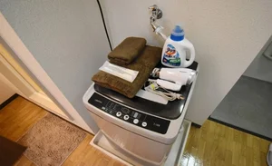 【洗濯機画像】ホテルと違い洗濯機がある生活は良いですね♪7日以上の利用なら三重県鈴鹿市ウィークリーマンションをご利用下さい★洗濯洗剤も完備‼