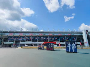 GPスクエアまで車で7分