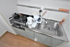 お箸、お鍋、包丁、お皿、ボウル、お玉、食器用洗剤、簡単な調理器具は各種取り揃えています♪三重県伊勢市ウィークリーマンション・三重県伊勢市マンスリーマンション♪