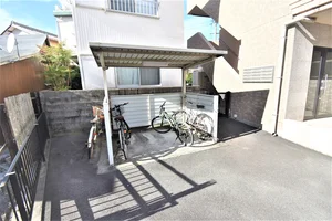 【駐輪場画像】三重県伊勢市ウィークリーマンションでは一部レンタル自転車も対応してます。詳細は三重県伊勢市ウィークリーマンションHPからお問い合わせ下さい♪