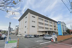 伊勢市役所まで徒歩12分、900m。