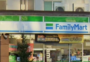 ファミリーマート 伊勢本町店 徒歩12分