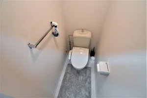 【トイレ画像】ウォシュレット付トイレです(*^^)v清掃道具もご用意しております☆彡美濃加茂・岐阜可児ウィークリーマンションでは標準設備です♪