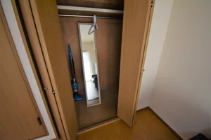 【掃除機完備】岐阜市ウィークリーマンション・岐阜市マンスリーマンションではビジネスホテルと違い、自宅と同じように生活できるのが強みの1つです。