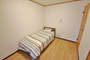 弊社の三重四日市駅前ウィークリー、三重四日市駅前マンスリーマンションでは、ご利用当日からご不便なくお過ごしいただけますよう、家具家電の他、多種類の備品を完備★