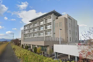 三重県 四日市南警察署まで徒歩13分、1.1kｍ。