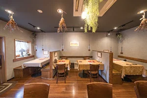 松阪牛ハンバーグ専門店 ガーベラまで徒歩3分