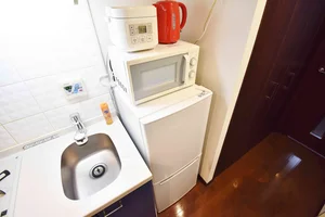 冷蔵庫・電子レンジ・炊飯器・ケトルを常備設置しております(^^)/