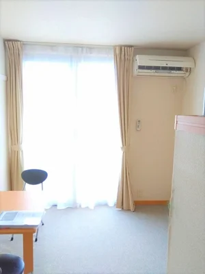 のマンスリーマンション・ウィークリーマンション「レオパレスＫＡＳＨＩＷＡ 205(No.551630)」メイン画像