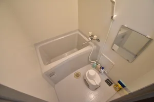 バスルーム画像イメージです♪福井県越前市(武生ＩＣ)ウィークリーマンションでは、お風呂用の桶もあるのでごゆっくりと快適にご利用いただけます★