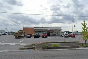 セブン-イレブン 米原中多良店まで徒歩で15分、1.2km。