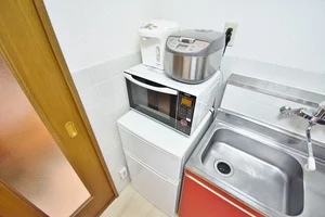 電子レンジ・ケトル・冷蔵庫・炊飯器もあります(^^♪