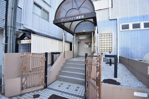 Kマンスリー姫路駅南の建物入口