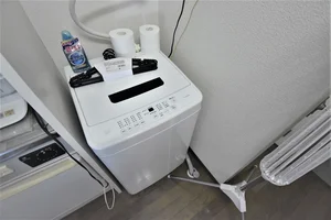 【洗濯機・タオル】ホテルと違い富山ウィークリーマンションでは洗濯が毎日できます。その分、着替えも少なく、手軽に利用できるをコンセプトに7日以上の生活に適したお部屋となってます♪