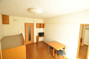 戸出駅（富山県）のマンスリーマンション・ウィークリーマンション「レオパレスＫｅｉ 207(No.577392)」メイン画像