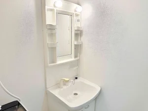 独立洗面台です♪洗濯機も室内に設置しており、洗濯用洗剤もご用意しておりますのでご入居後すぐにご利用が可能です(^^♪