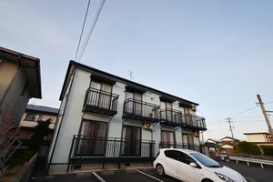 南小野田駅より徒歩6分の好立地！　駐車場付の角部屋！　車移動にも最適な立地です。