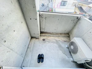 洗濯竿・スリッパ備え付☆入居中洗濯もできるので、コインランドリーに行かなくても大丈夫☆☆