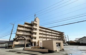【外観画像】富山市ウィークリーマンションは長期滞在に適しており、キッチン備品や洗濯機などの設備が完備。ホテルよりも割安で、旅行、転勤や長期出張、一時的な滞在先にオススメです♪