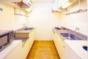 共用キッチンで自炊も可能◎
