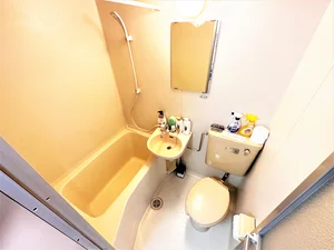 バスルーム画像です♪JR岐阜駅前ウィークリーマンションでは、お風呂用の椅子もあるのでごゆっくりと快適にご利用いただけます★