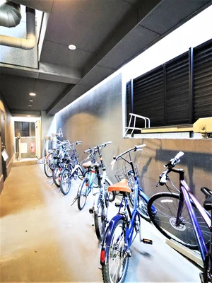 敷地内駐輪場　近場へのお出かけや通勤などに便利です。