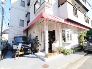 カフェレスト　花夢まで徒歩９分