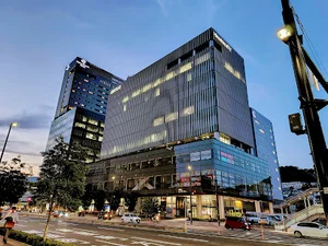 広島テレビ(株)　徒歩6分