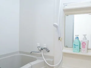 お風呂・トイレは別！お湯張り機能がついているのでお風呂にゆっくりつかりたい方には非常に魅力的ですね♪シャンプー・ボディーソープも準備しておりますので、無駄な出費もございません！