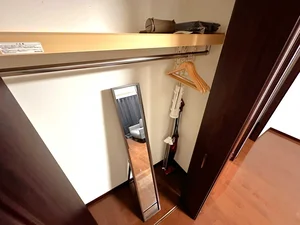 【掃除機完備】岡山イオンモール前(岡山駅東口前)ウィークリーマンション・岡山イオンモール前(岡山駅東口前)マンスリーマンションではビジネスホテルと違い、自宅と同じように生活できるのが強みの1つです。