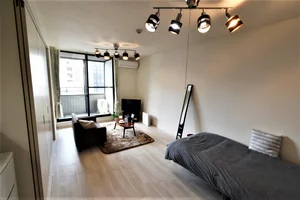 お部屋広々!複数名利用可能! ソファ付きでリラックスできるお部屋♪