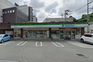 ファミリーマート 熊本古城町店まで徒歩6分、450ｍ。