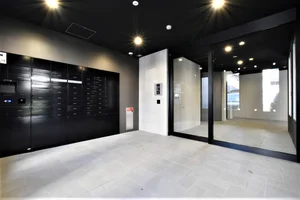 郵便ポスト・宅配BOX使用は号室指定し　鍵をかざし使用！現地にもアナウンスあり！