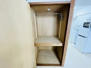 収納スペースも広く、長期滞在でも安心！！嬉しいポール付☆☆