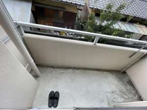 洗濯竿・スリッパ備え付☆入居中洗濯もできるので、コインランドリーに行かなくても大丈夫☆☆