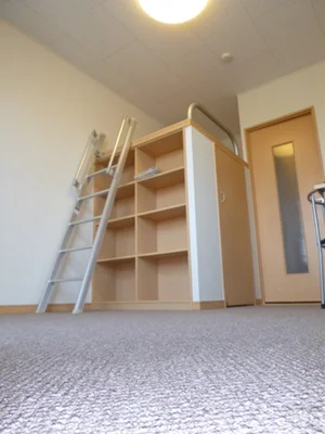 のマンスリーマンション・ウィークリーマンション「レオパレスシルバ　コート 205(No.642226)」メイン画像