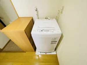 洗濯機は室内に設置しております♪入居後すぐにご利用が可能です(^^♪タオル1式分もご用意しております☆彡