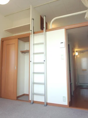 のマンスリーマンション・ウィークリーマンション「レオパレスシュテルン 204(No.673005)」メイン画像